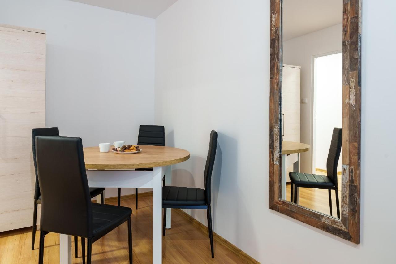 Apartament Pod Swierkiem - Pet Friendly - 2 Osobne Pokoje Dla Max 5 Osob - Space Apart Jelenia Gora Dış mekan fotoğraf