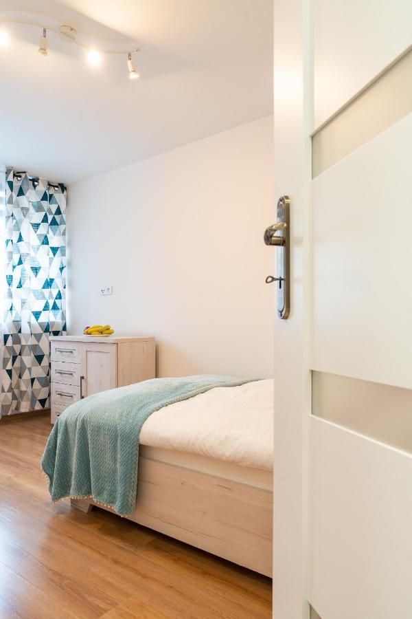 Apartament Pod Swierkiem - Pet Friendly - 2 Osobne Pokoje Dla Max 5 Osob - Space Apart Jelenia Gora Dış mekan fotoğraf
